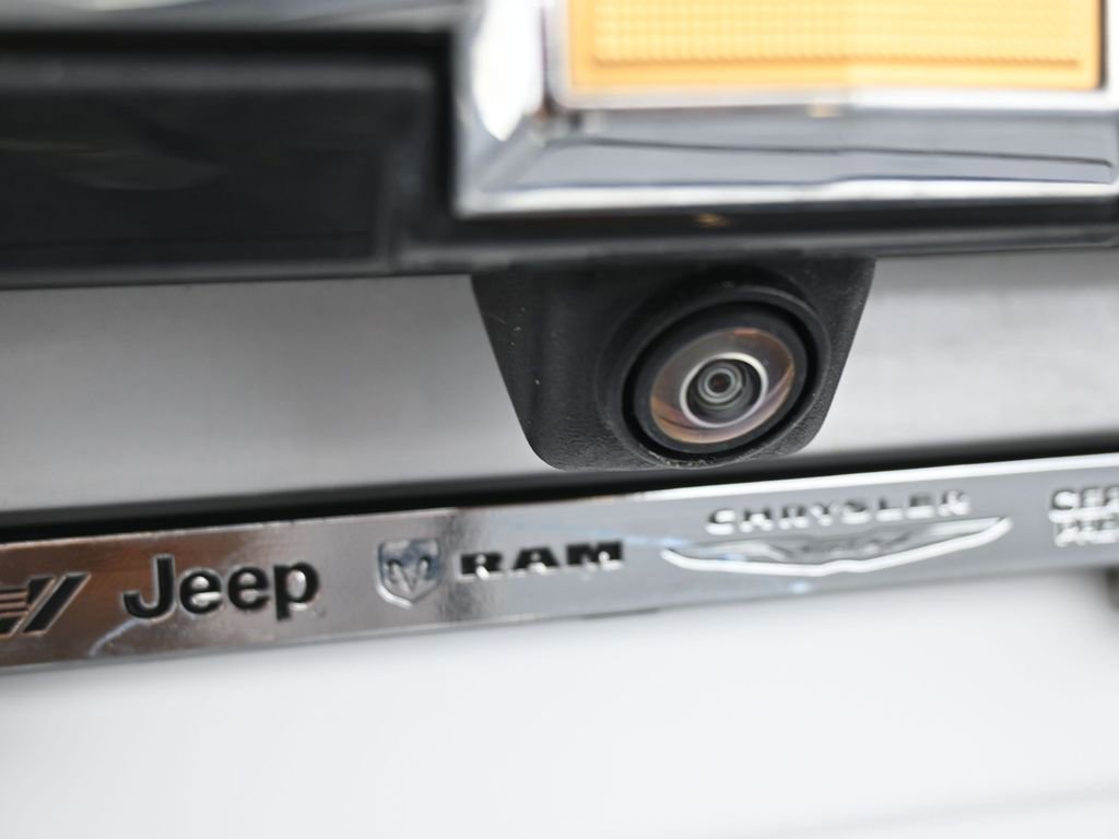 Used 2023 Chevrolet Traverse LS image 28