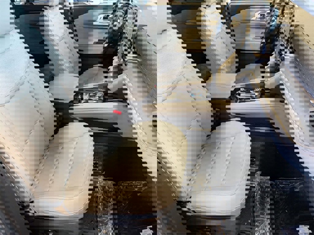 New 2026 Ford Explorer Active w/ Active Comfort Package image 20