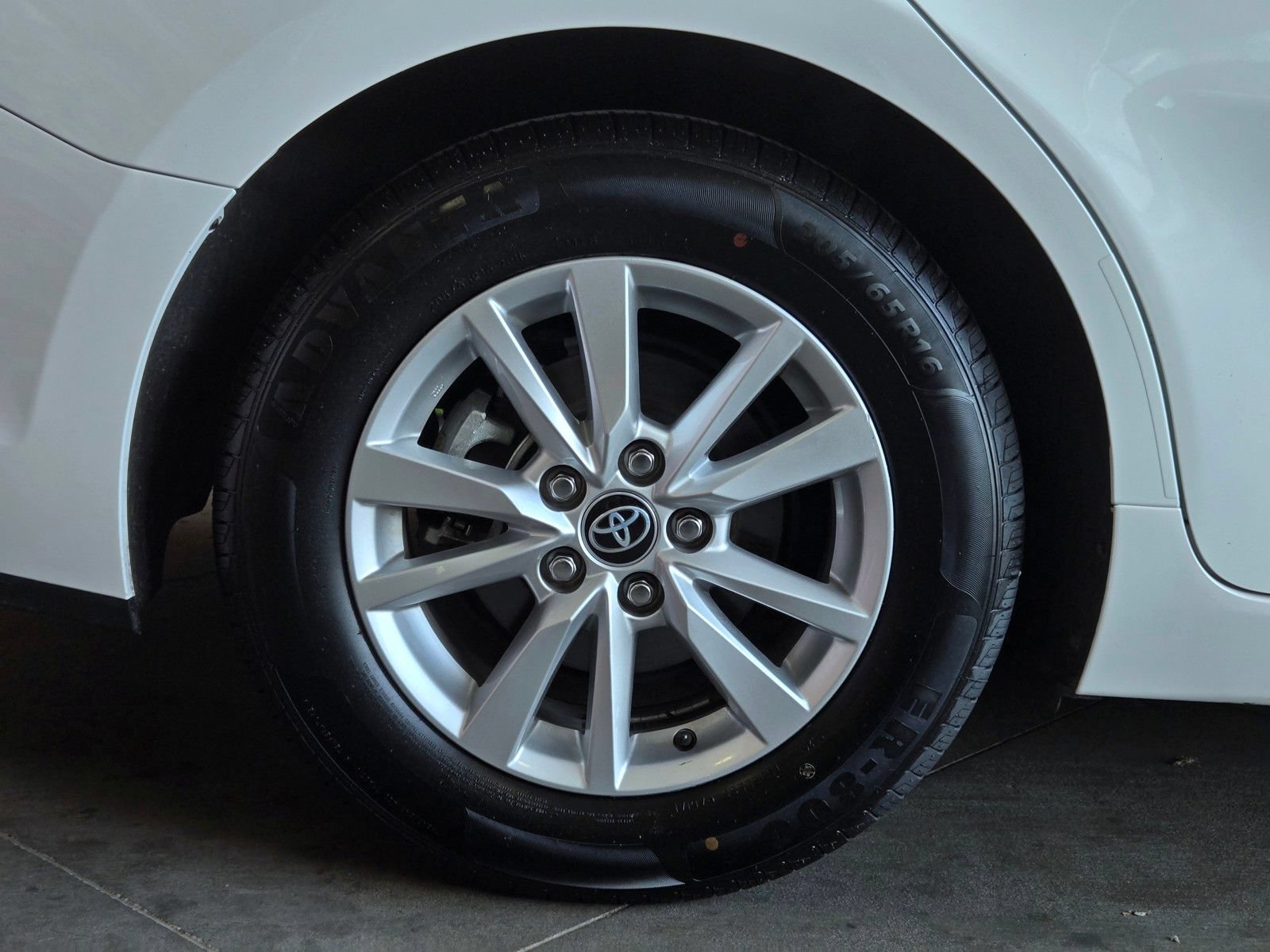 Certified 2025 Toyota Camry LE FWD image 5