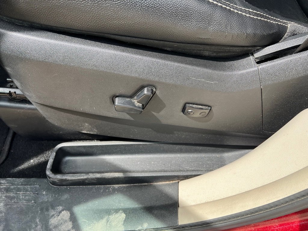 Used 2015 Chrysler Town & Country Touring w/ Mopar Premium Addition Group image 16