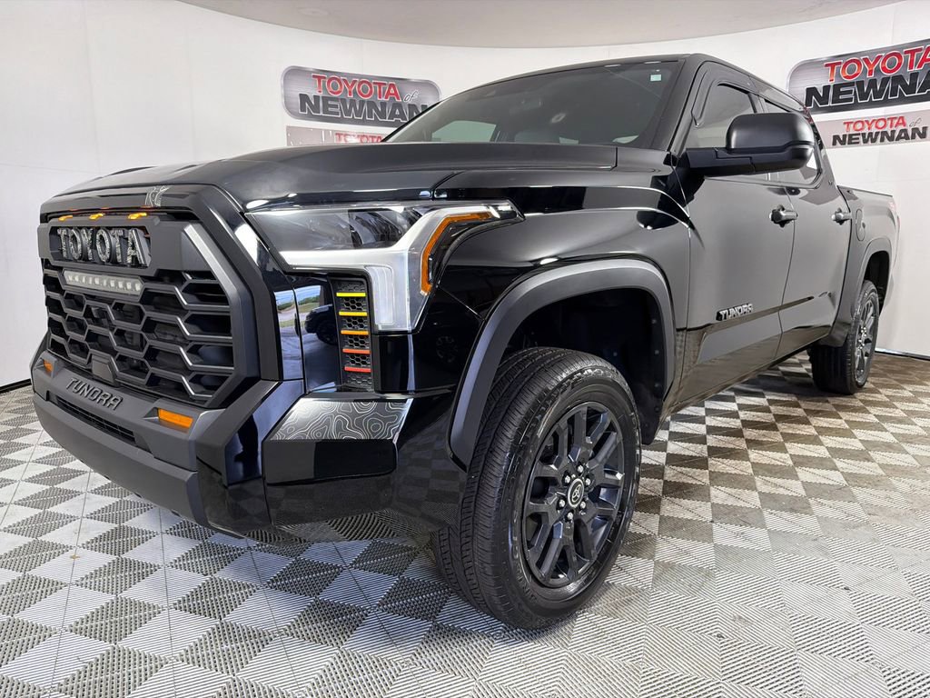 Used 2025 Toyota Tundra SR5 AWD/4WD image 7