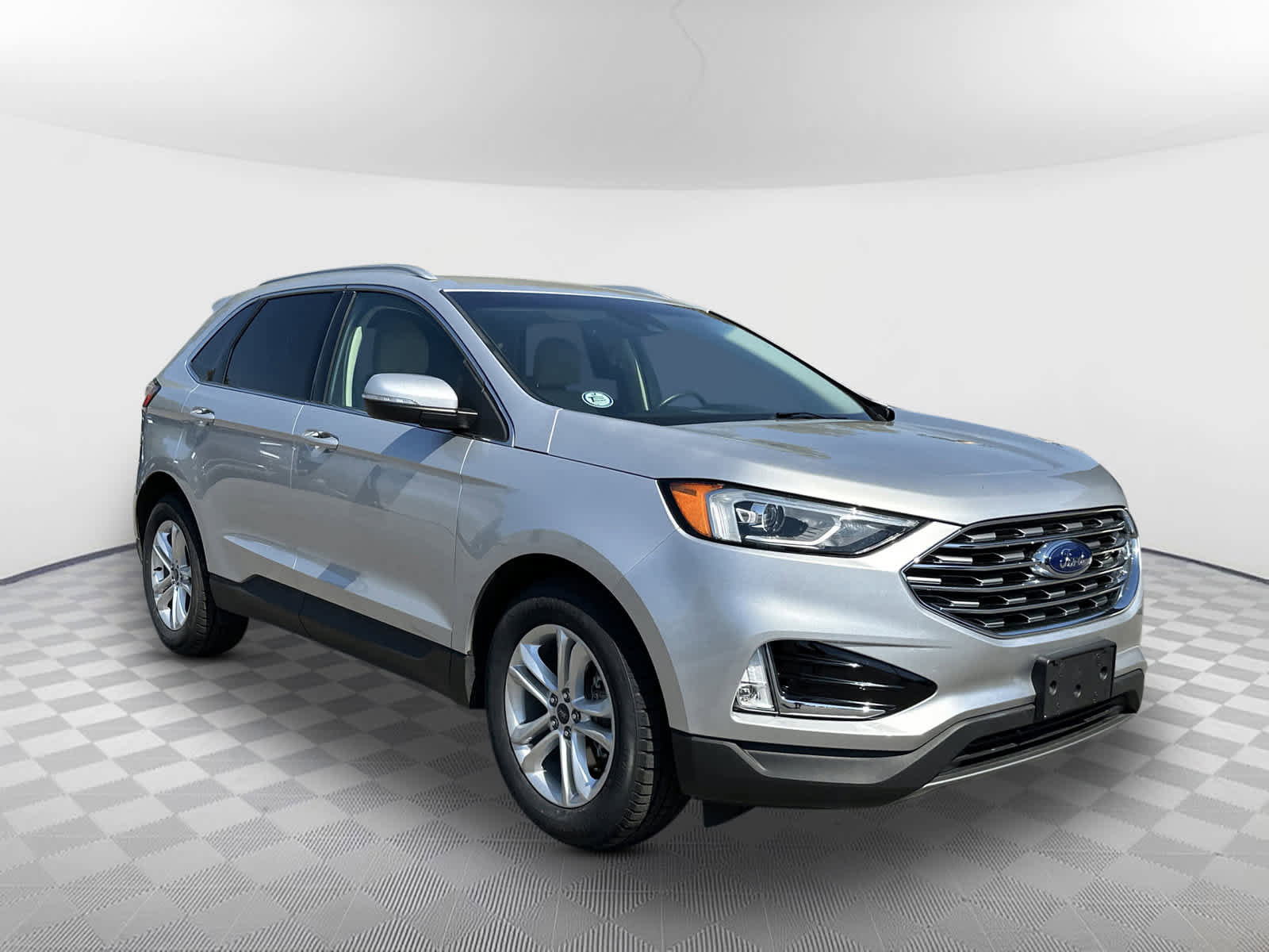 Used 2019 Ford Edge SEL w/ Equipment Group 201A image 2