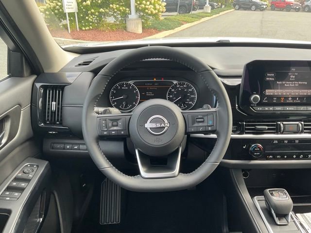 New 2025 Nissan Pathfinder SV AWD/4WD image 18