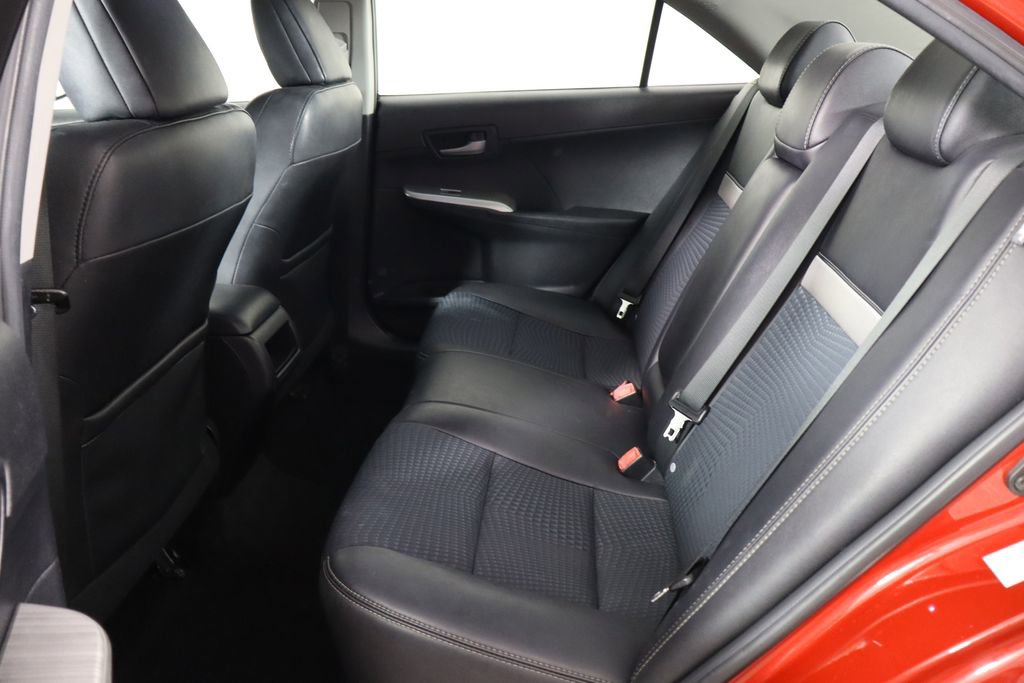 Used 2014 Toyota Camry SE FWD image 16