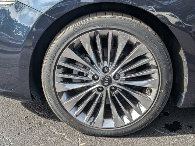 Used 2017 Kia Cadenza Limited w/ Paint Protection Package image 11