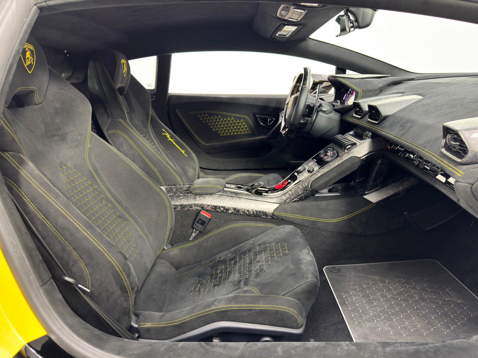 Used 2018 Lamborghini Huracan Performante image 17