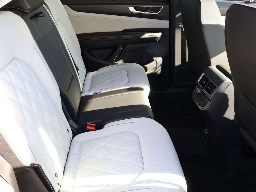 New 2026 Volkswagen Atlas Cross Sport SEL Premium R-Line image 15