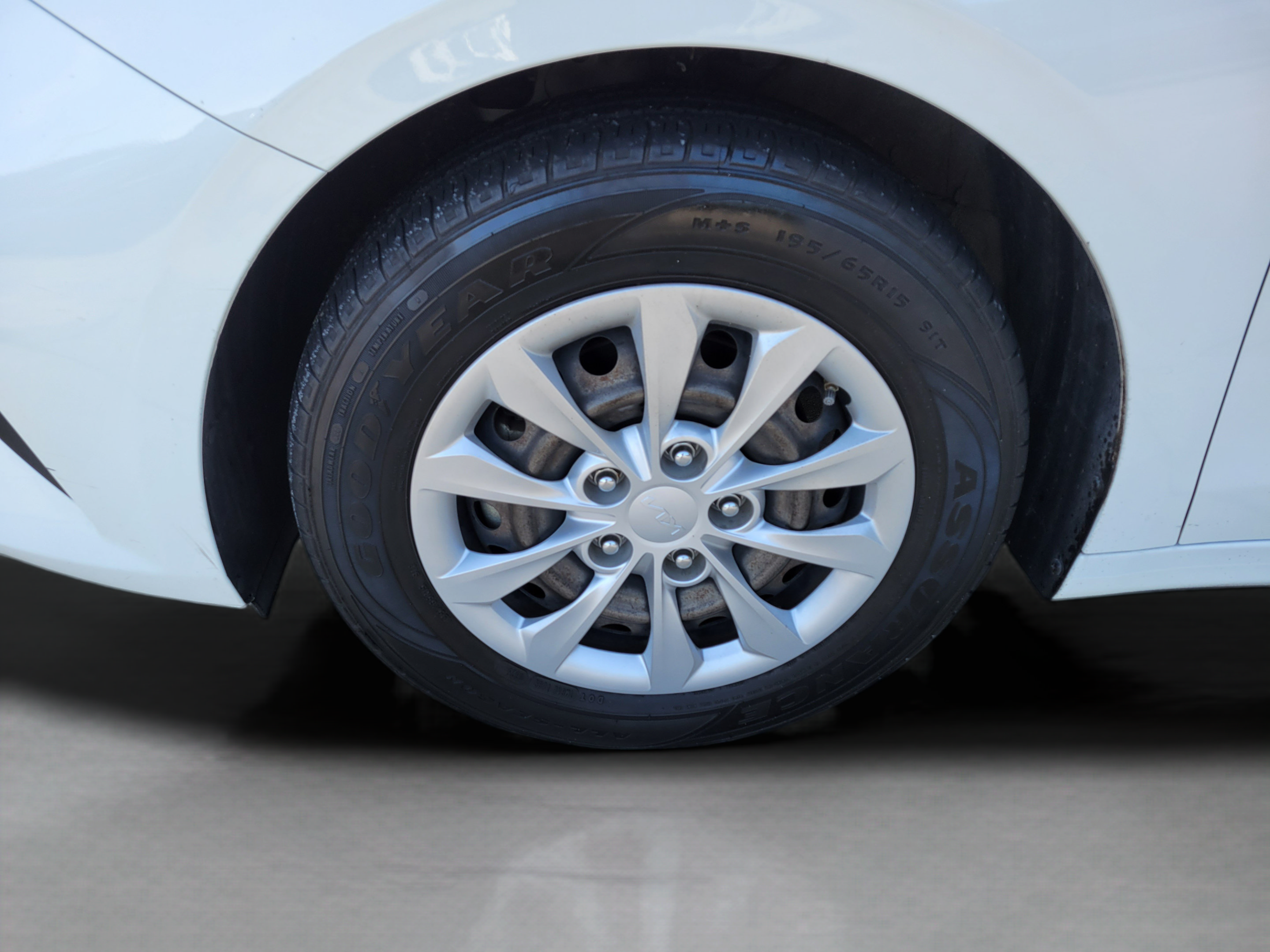 Used 2023 Kia Forte LX FWD image 28