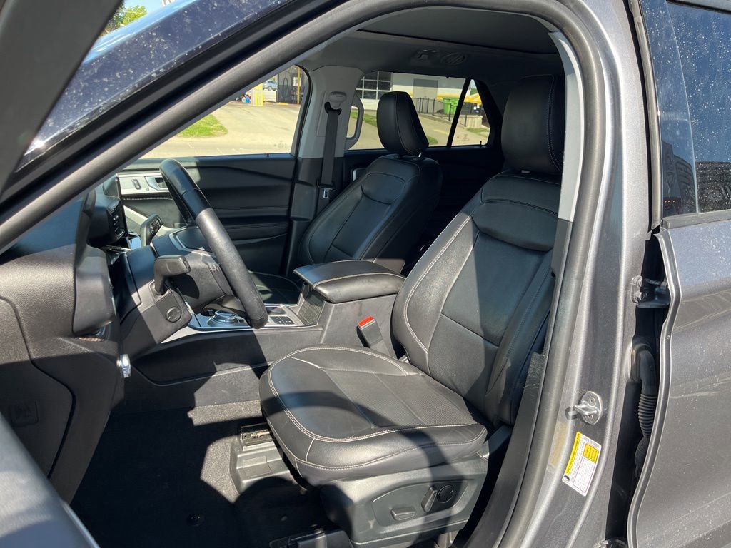 Used 2021 Ford Explorer Limited w/ Equipment Group 301A RWD image 21