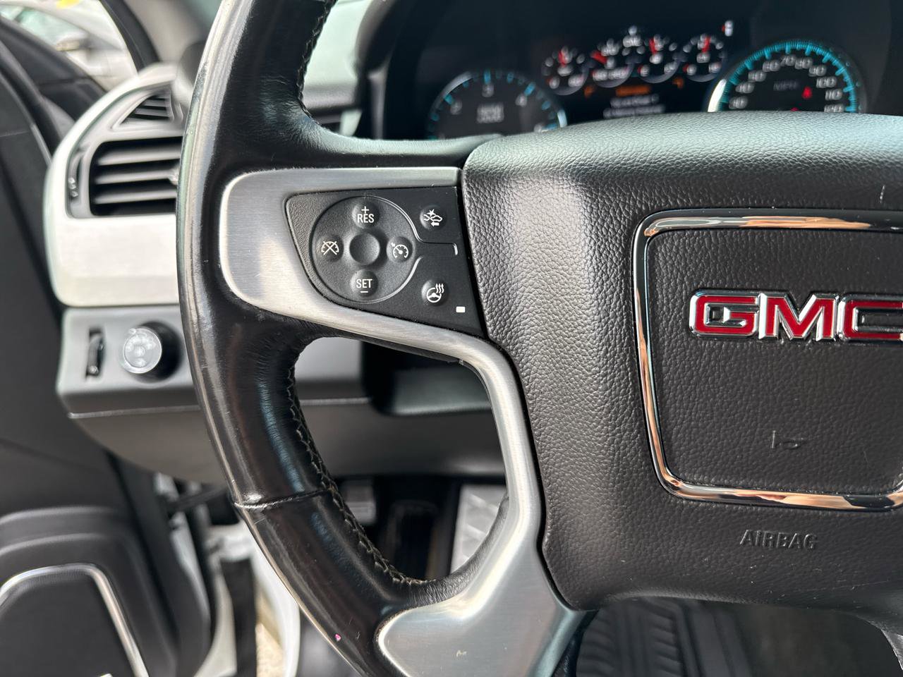 Used 2017 GMC Yukon XL SLT image 22