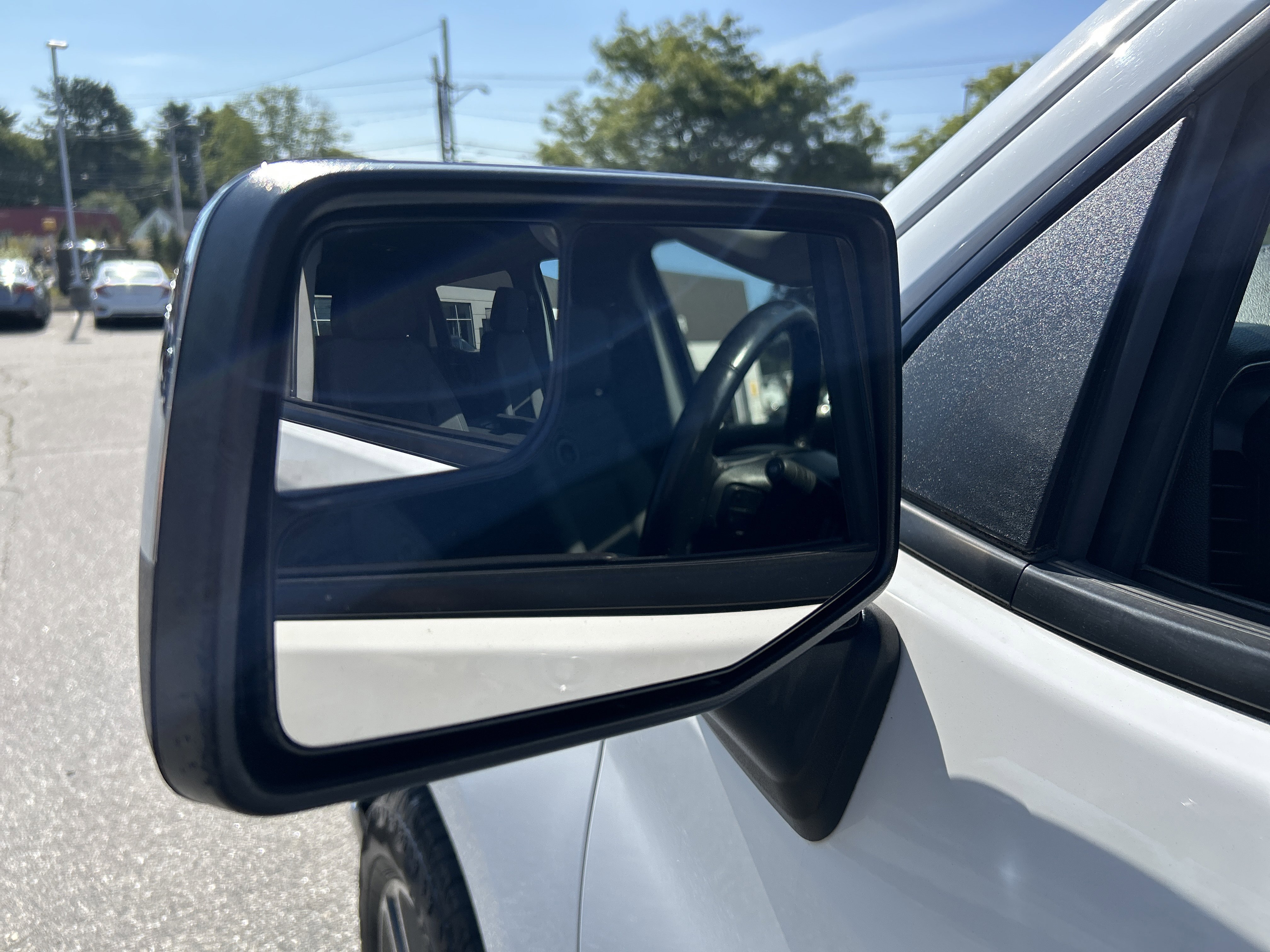 Used 2022 Chevrolet Silverado 1500 LT image 10