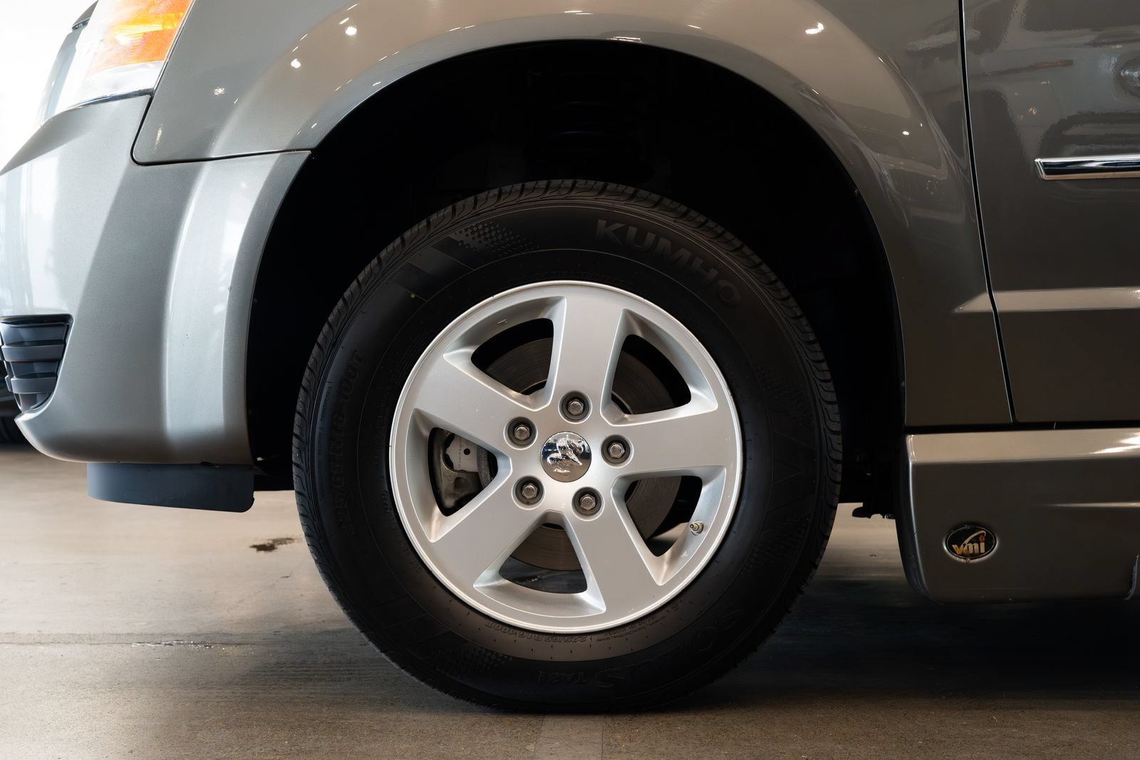 Used 2010 Dodge Grand Caravan SXT FWD image 7
