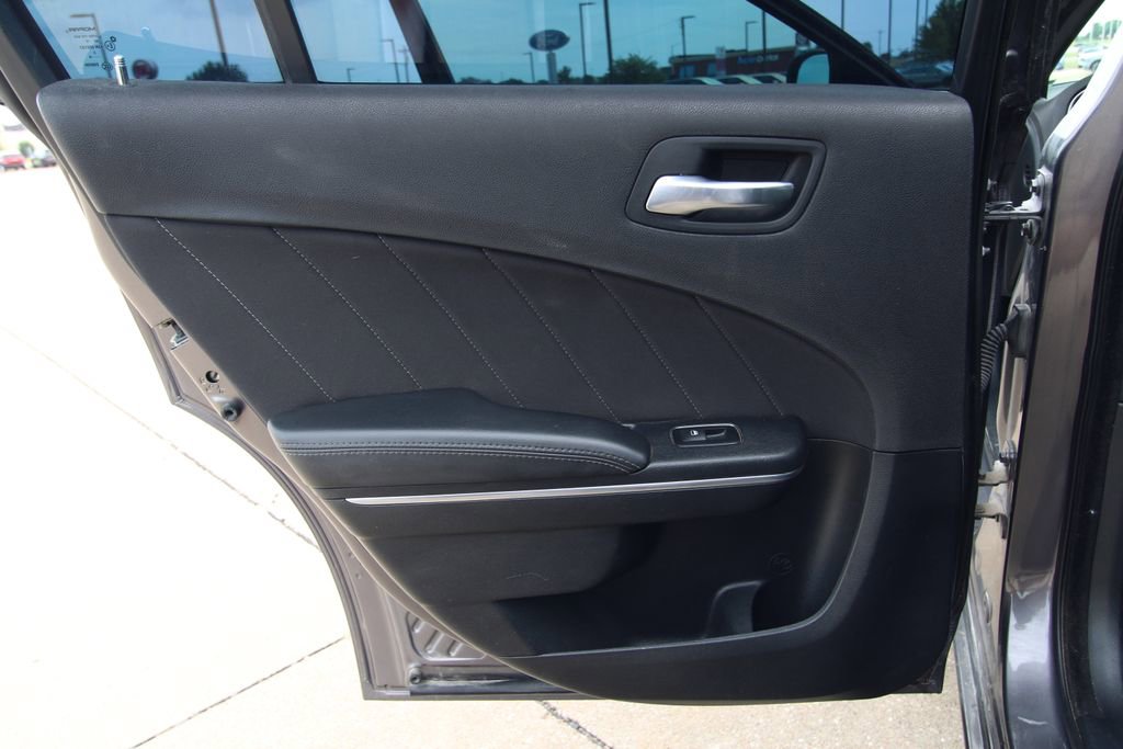 Used 2016 Dodge Charger R/T w/ Navigation & Travel Group RWD image 35