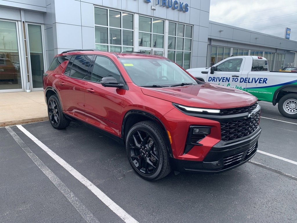 Used 2024 Chevrolet Traverse RS w/ LPO, Floor Liner Package image 1