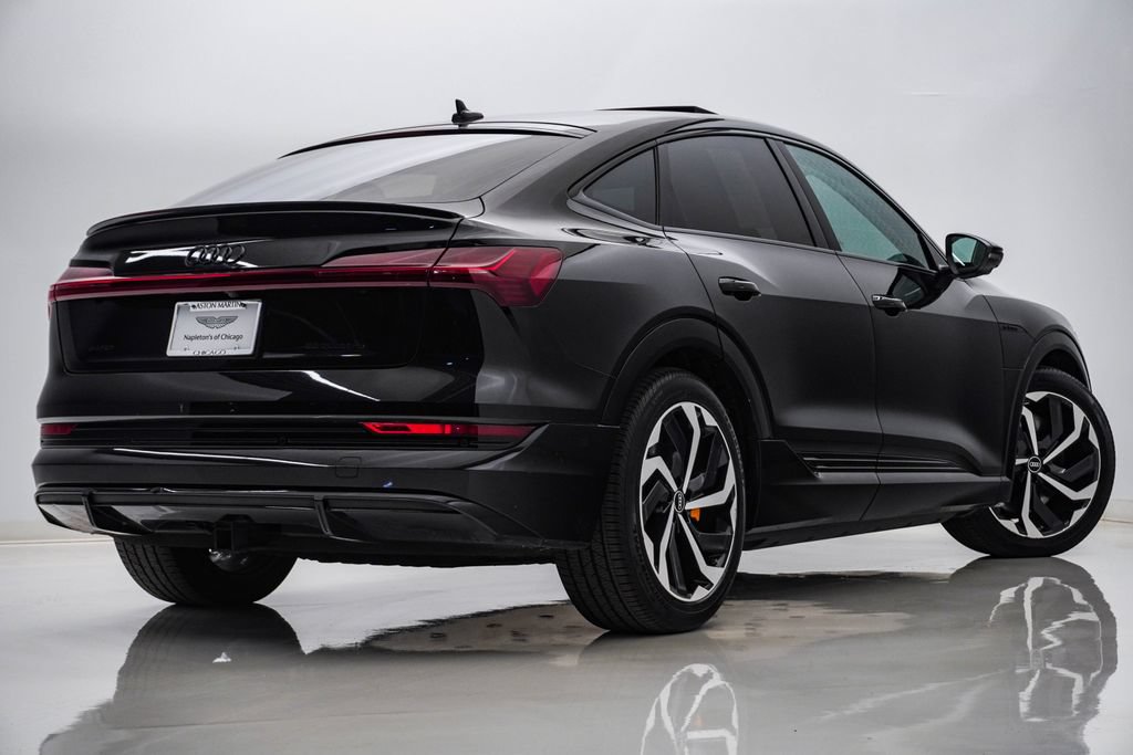 Used 2022 Audi e-tron Premium Plus w/ Premium Plus Package AWD/4WD image 8