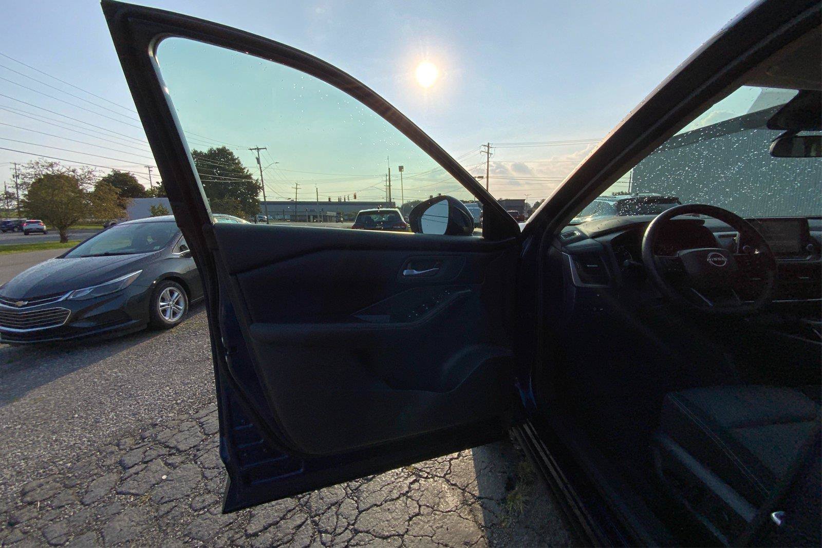 Used 2026 Nissan Rogue SV AWD/4WD image 19