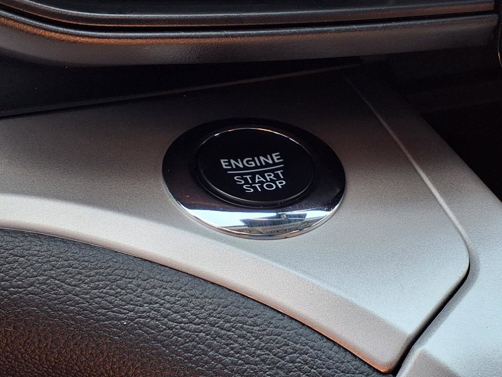 Used 2023 Ford Explorer XLT image 23