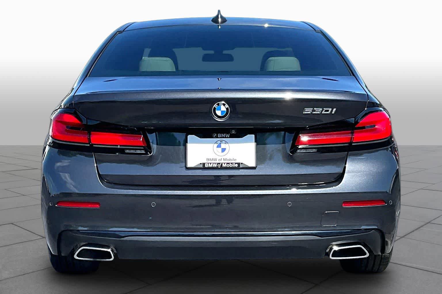 Used 2022 BMW 530i w/ Premium Package RWD image 4