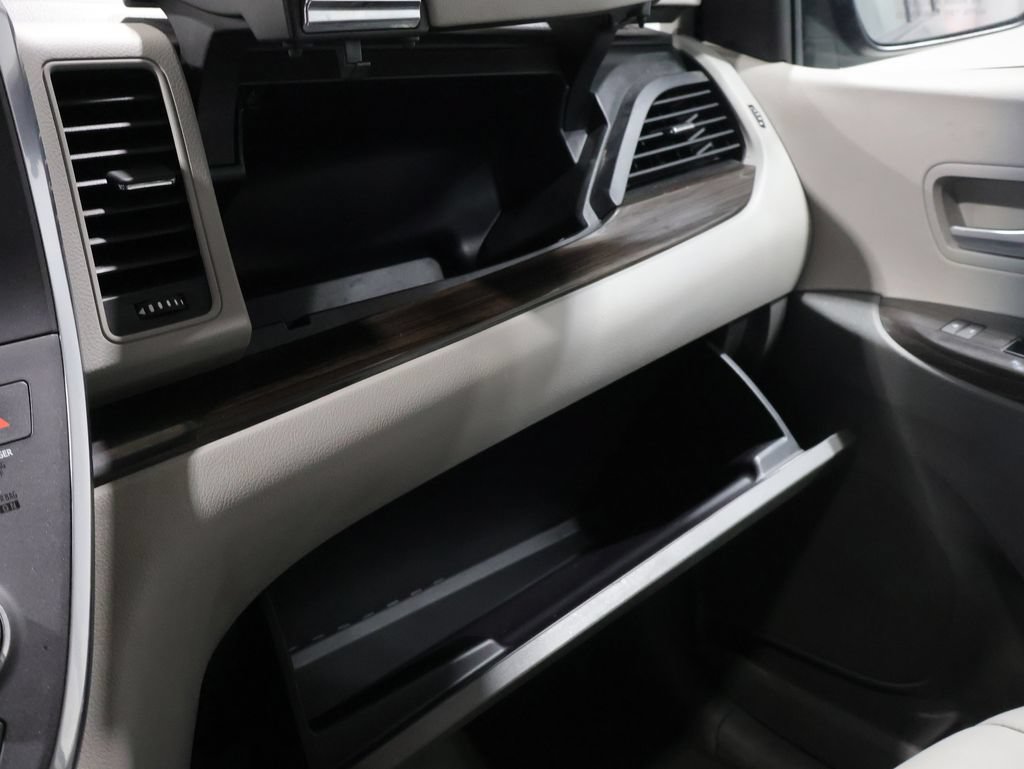 Used 2015 Toyota Sienna XLE AWD/4WD image 28