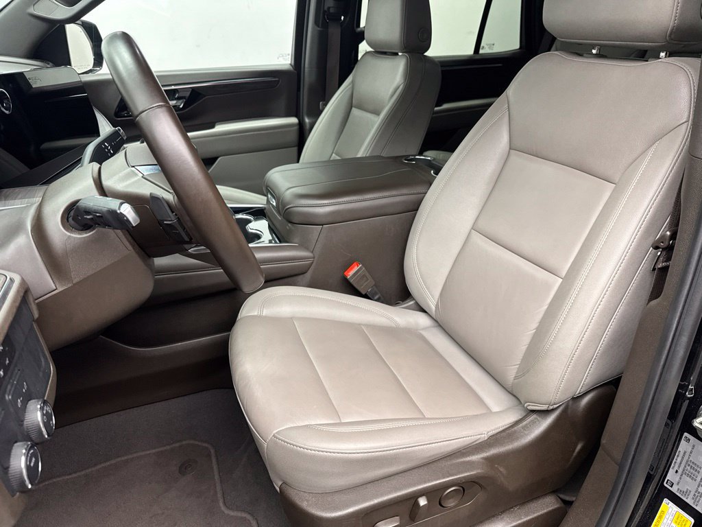 Used 2025 Chevrolet Tahoe LT RWD image 19