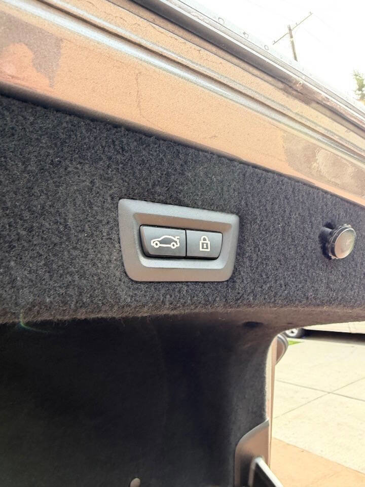 Used 2018 BMW 750i image 37