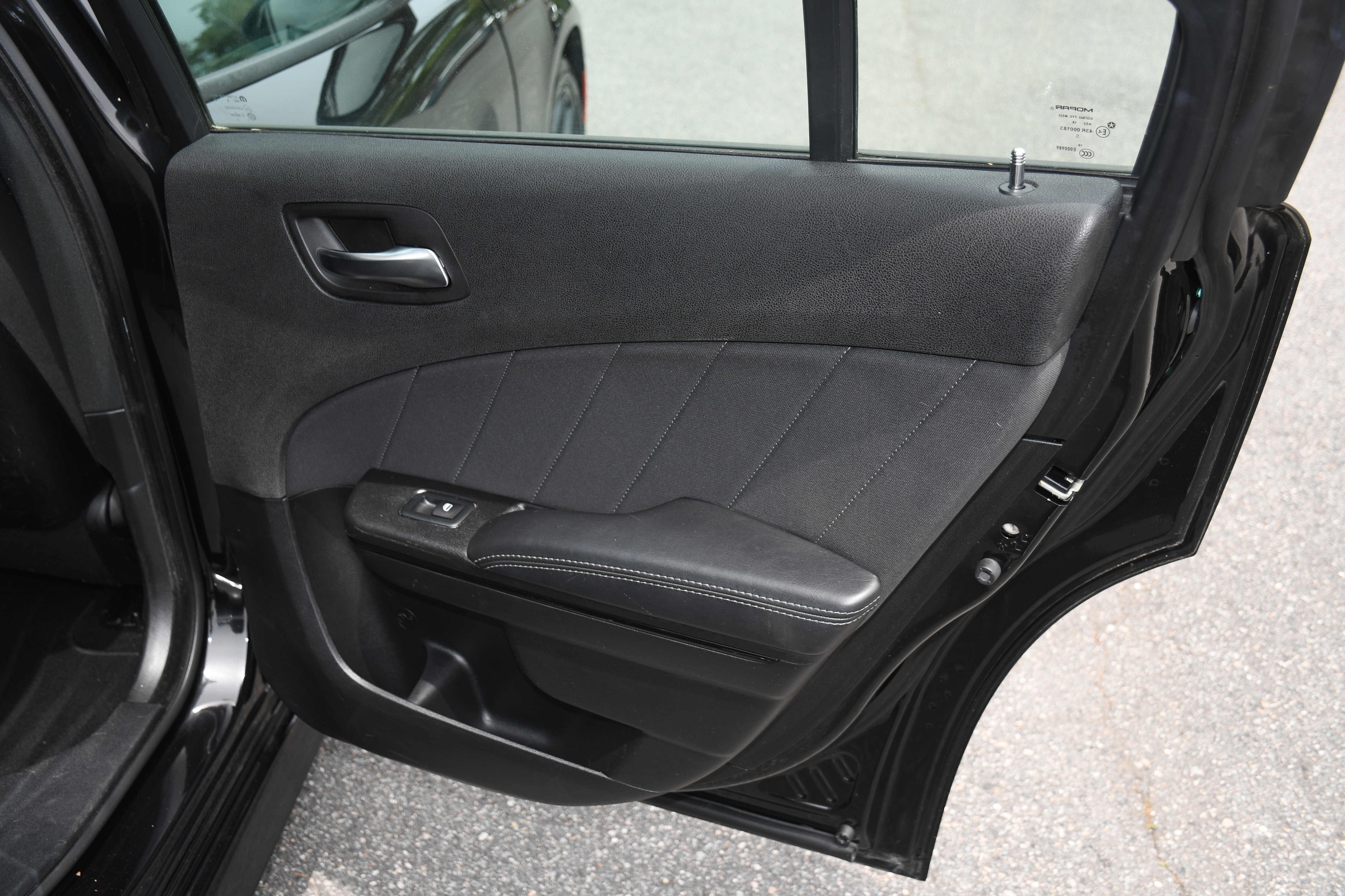 Used 2019 Dodge Charger R/T w/ Blacktop Package image 18