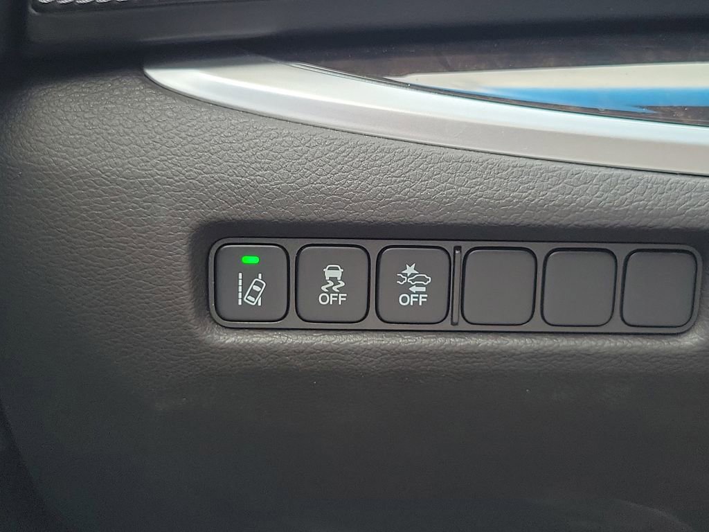 Certified 2018 Acura RLX w/ Technology Package FWD image 27