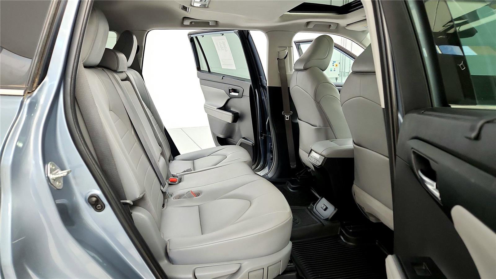 Certified 2020 Toyota Highlander XLE image 30
