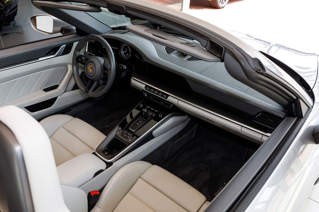 Used 2021 Porsche 911 Turbo image 26