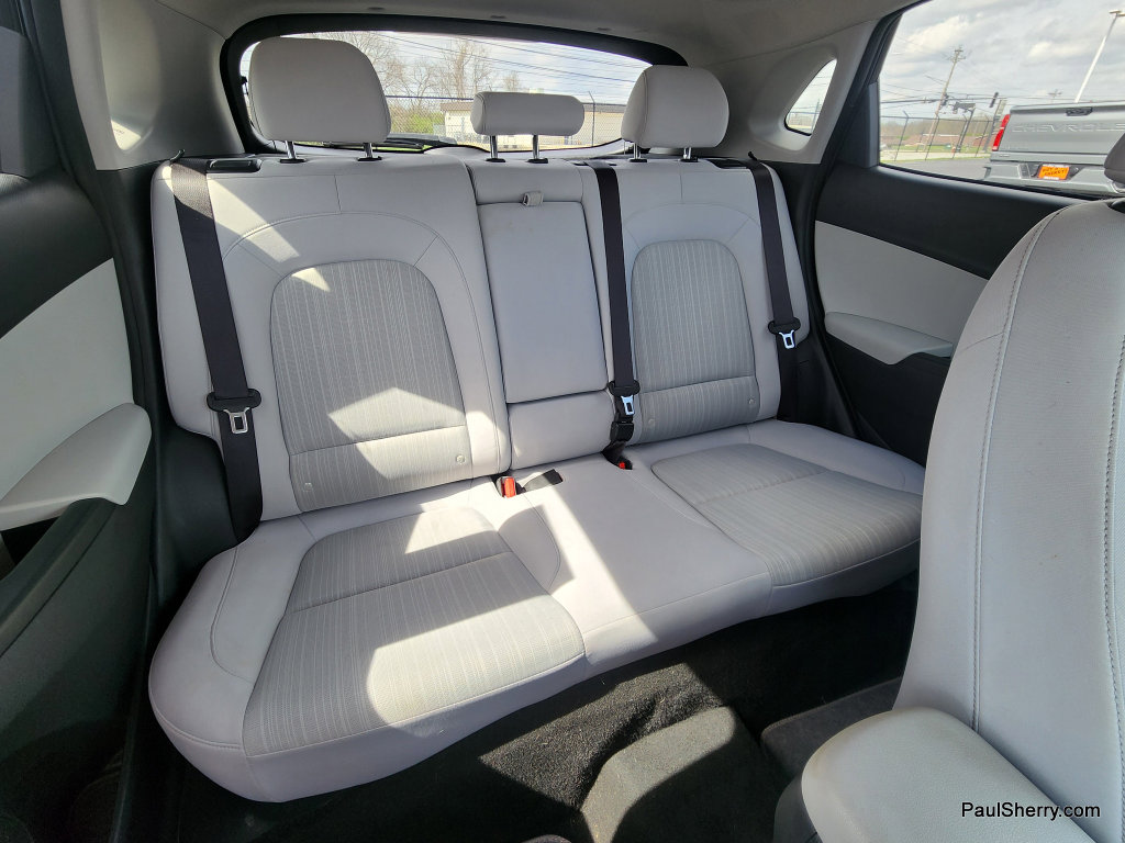 Used 2023 Hyundai Kona SEL w/ Cargo Package FWD image 5