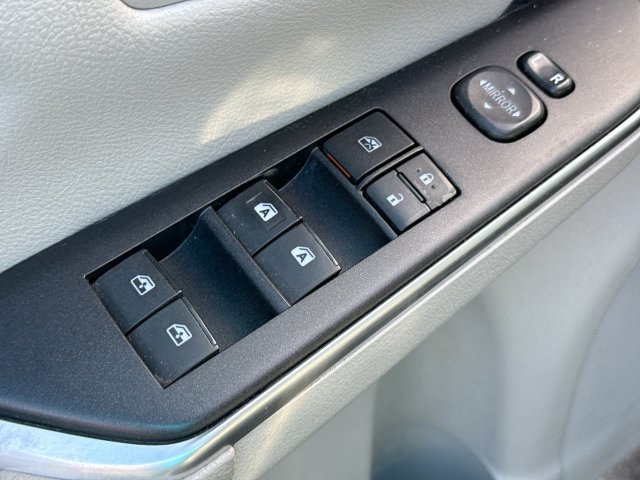 Used 2015 Toyota Camry LE FWD image 13