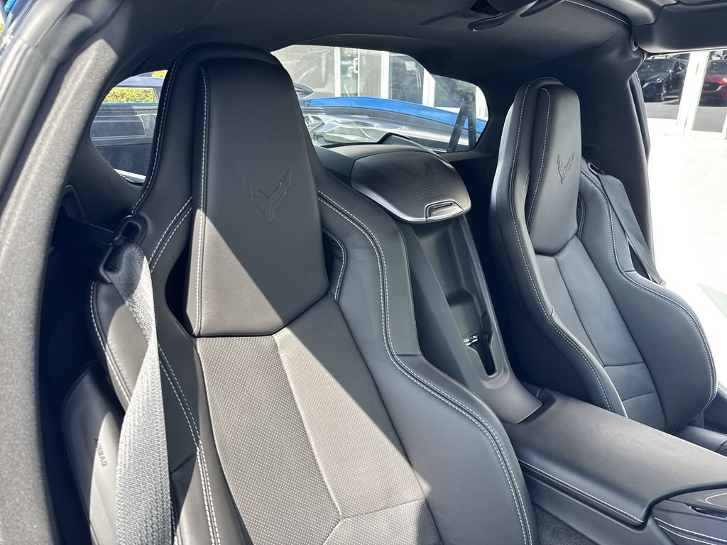 Used 2025 Chevrolet Corvette Stingray Preferred Cpe w/ Z51 Performance Package RWD image 44
