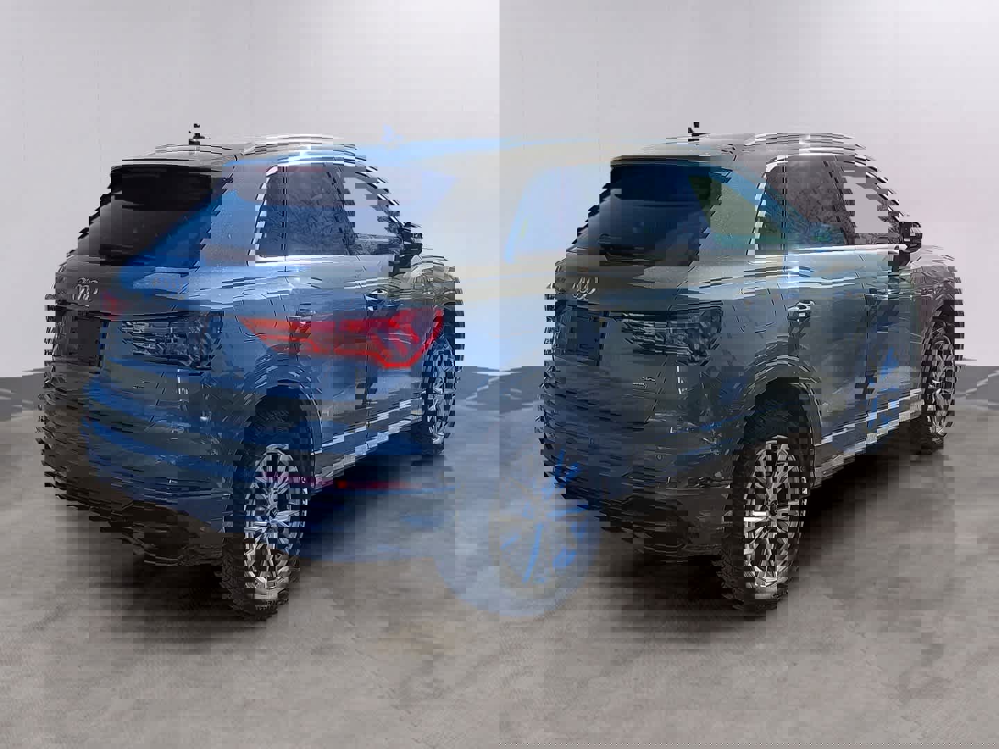 Used 2022 Audi Q3 2.0T Premium image 4