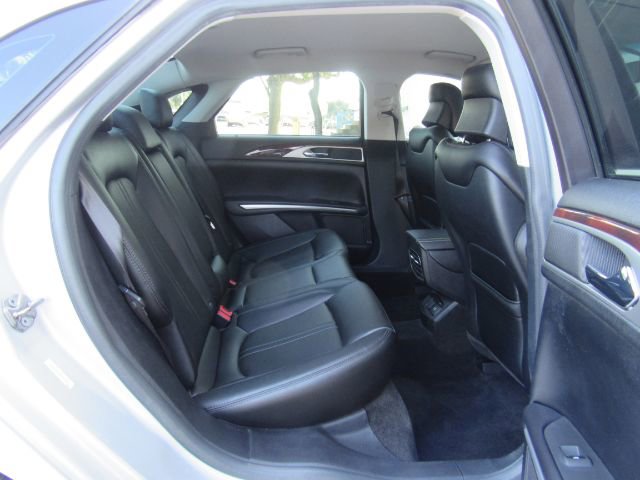 Used 2016 Lincoln MKZ Hybrid image 24