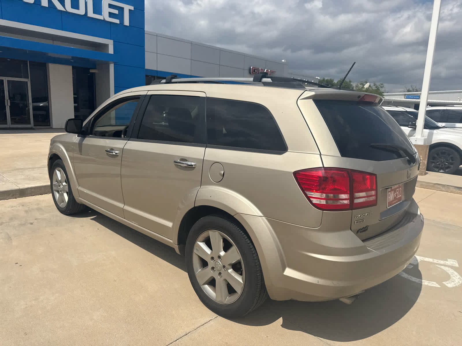 Used 2009 Dodge Journey R/T w/ Entertainment Group #2 AWD/4WD image 3