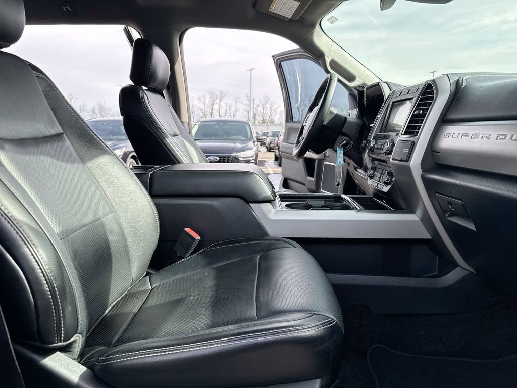 Used 2017 Ford F350 Lariat w/ Tow Technology Bundle image 24