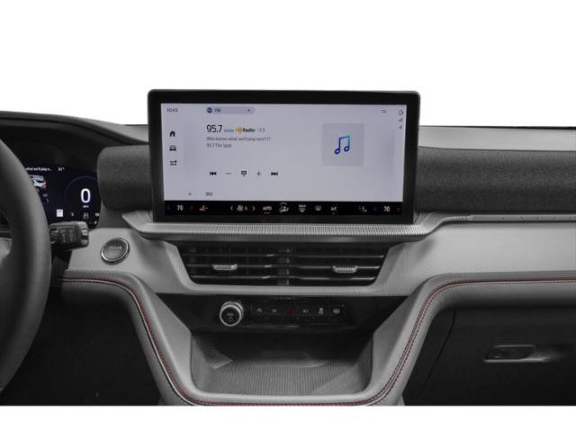 Used 2025 Ford Explorer Active AWD/4WD image 12