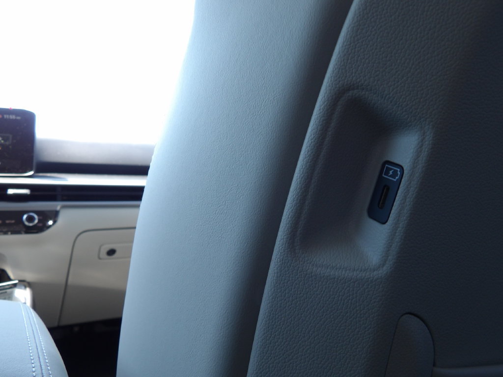 New 2026 Kia Sorento S w/ S Panoramic Sunroof Package FWD image 24