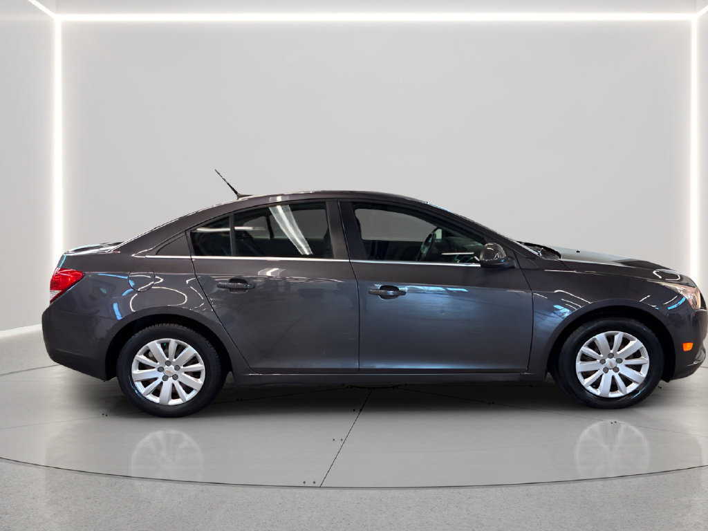 Used 2011 Chevrolet Cruze LT FWD image 5