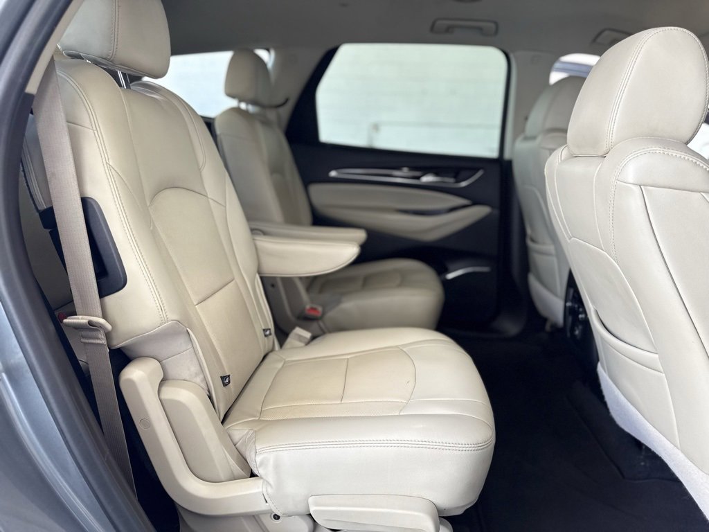 Used 2021 Buick Enclave Essence image 18