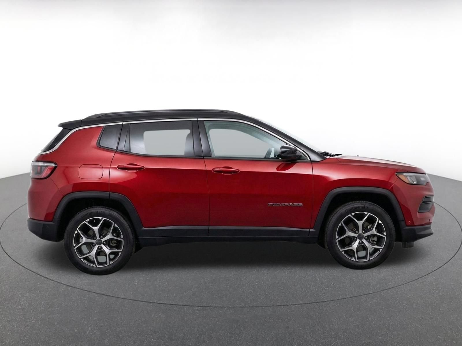 Used 2025 Jeep Compass Limited AWD/4WD image 10
