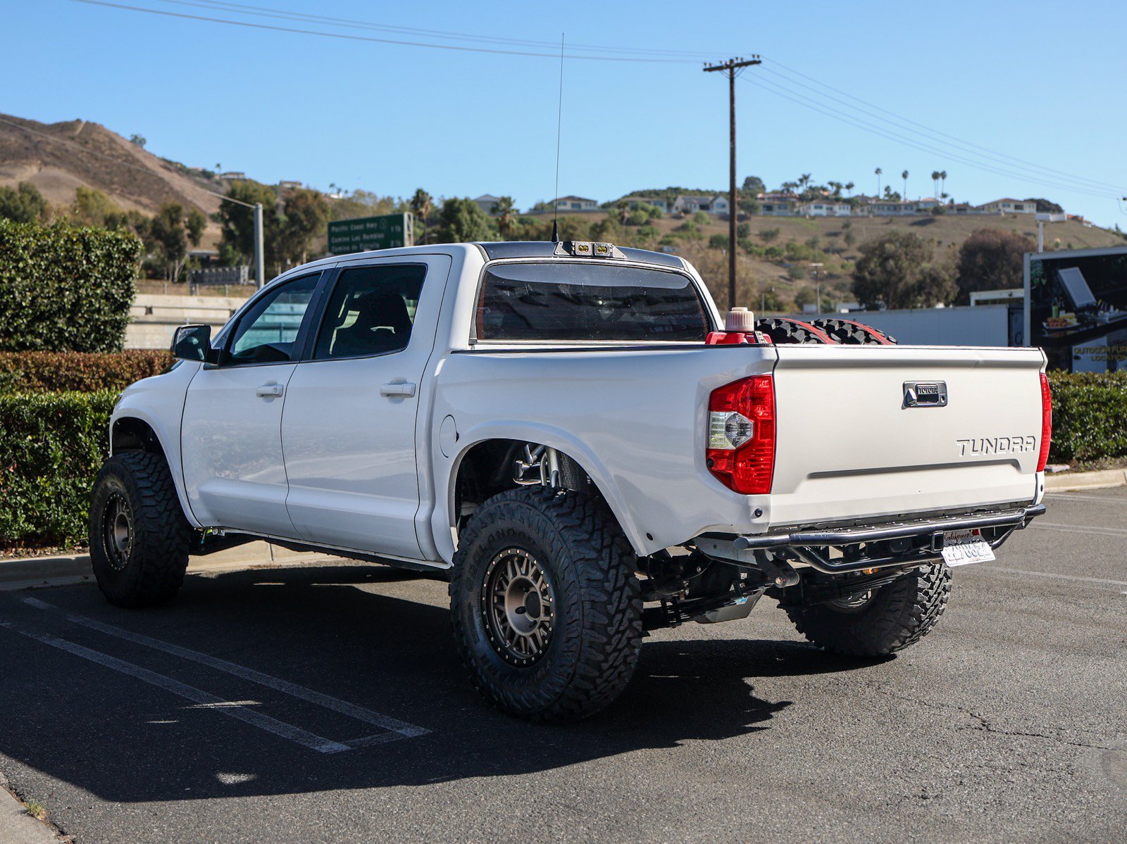 Used 2017 Toyota Tundra Limited w/ Limited Premium Package AWD/4WD image 7