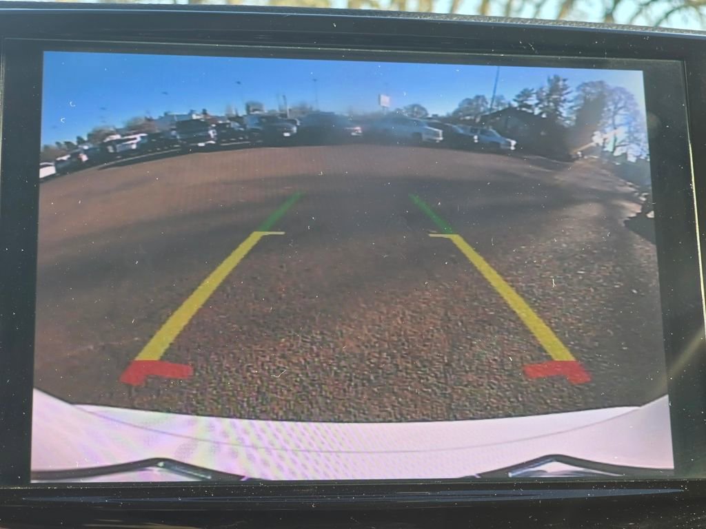 Used 2024 Chrysler Pacifica Touring-L FWD image 12
