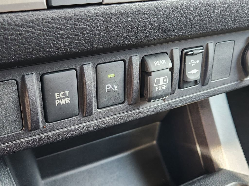 Used 2018 Toyota Tacoma SR5 image 19