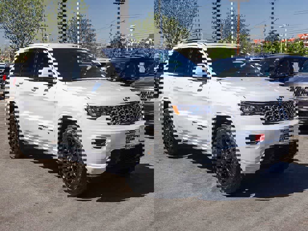 Certified 2019 Jeep Grand Cherokee Altitude image 3
