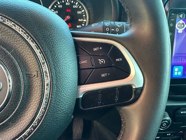 Used 2020 Jeep Renegade Latitude AWD/4WD image 6