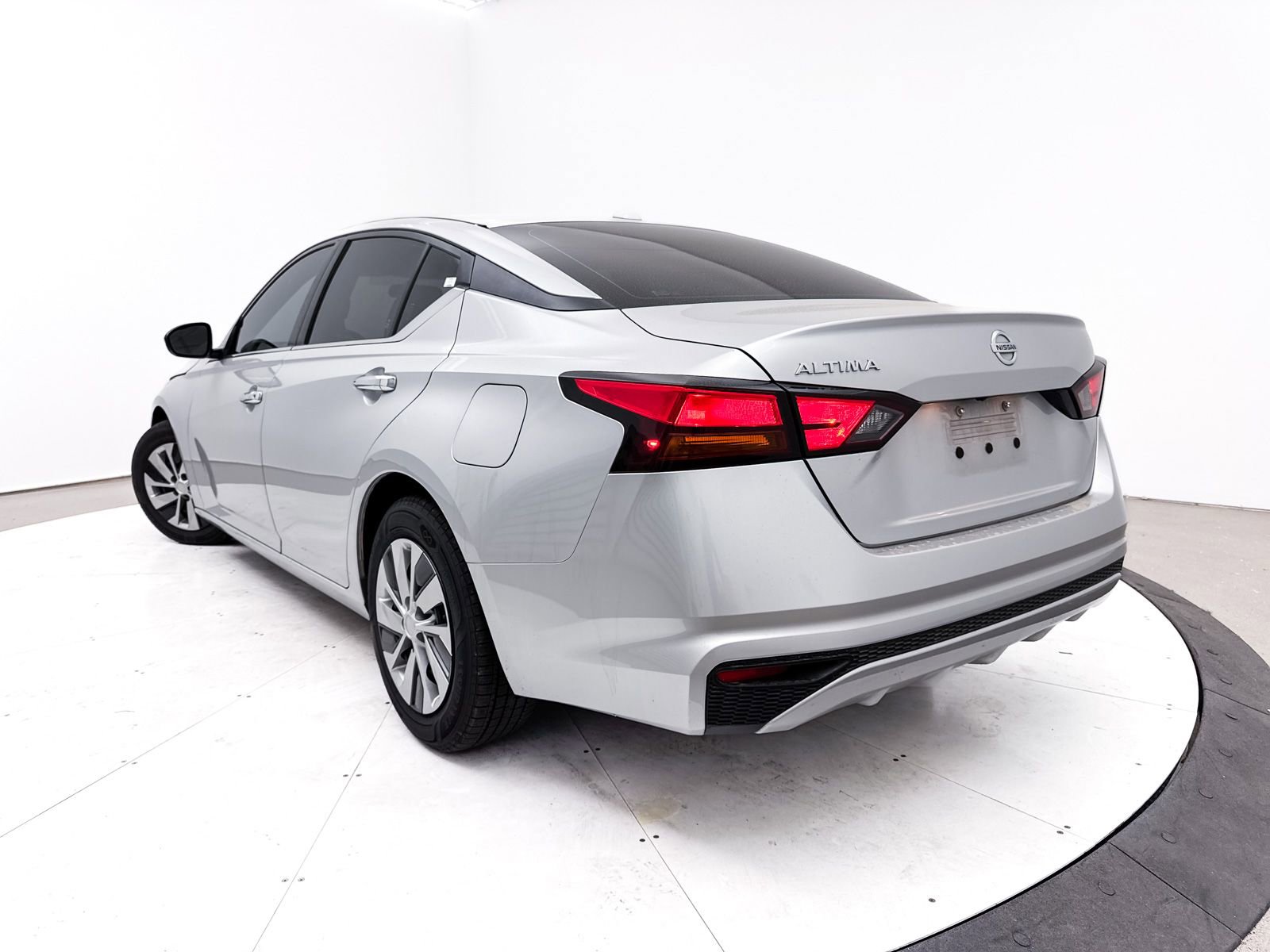 Used 2019 Nissan Altima 2.5 S image 2