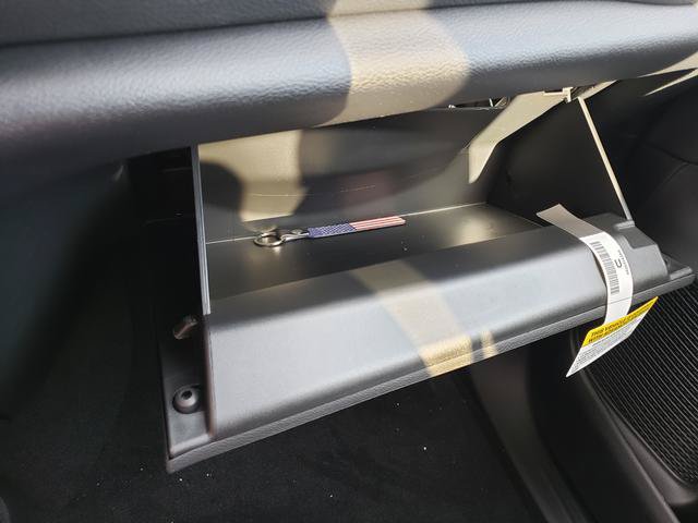New 2027 Chrysler Pacifica Select FWD image 32