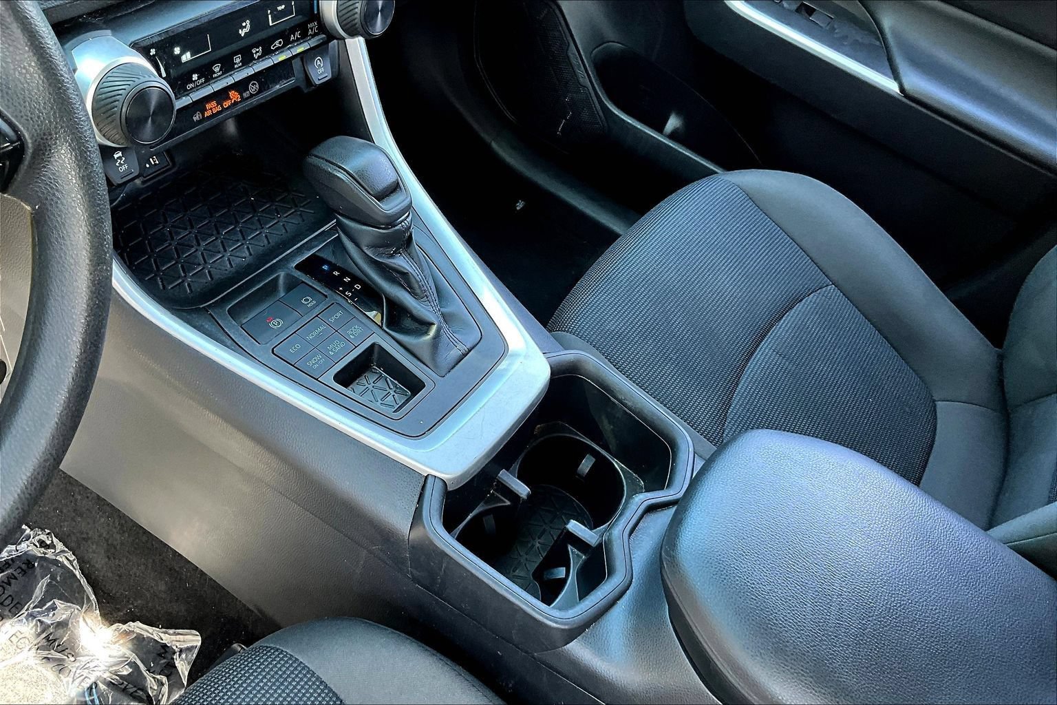 Used 2023 Toyota RAV4 LE AWD/4WD image 18