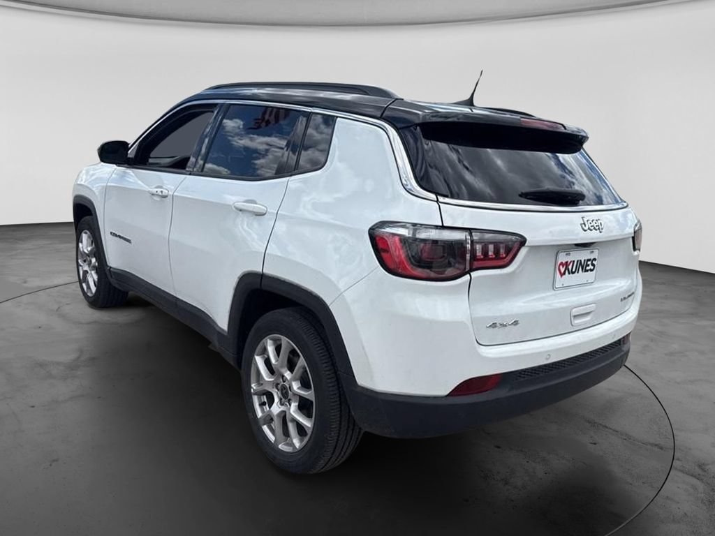 Used 2025 Jeep Compass Limited AWD/4WD image 13